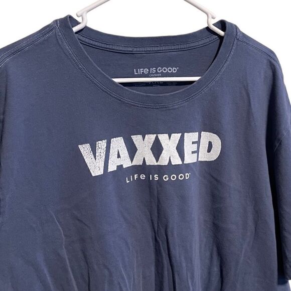 Life is Good- Men’s Covid 19 VAXXED Crusher Tee Stone Blue, Size XXL - Picture 2 of 7